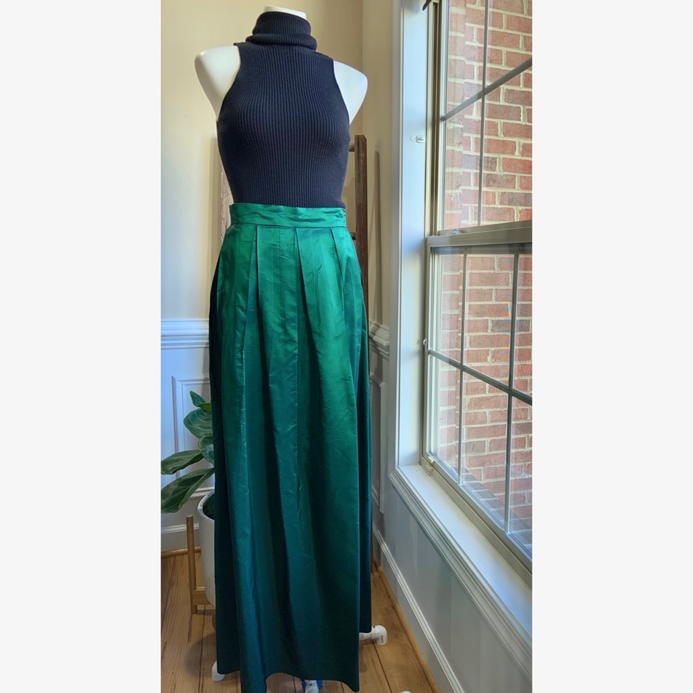 Farinae Collections Neiman Marcus Full Skirt